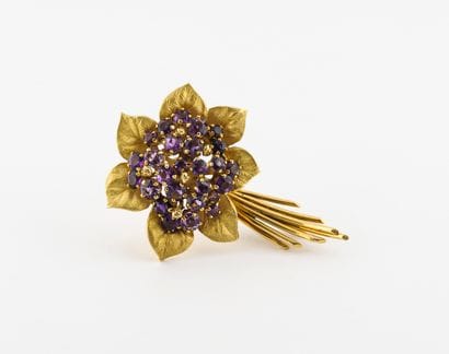 Broche fleur en or jaune (750) brillant ou...