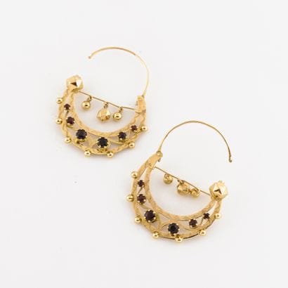 Paire de boucles d'oreilles en or jaune (750)...