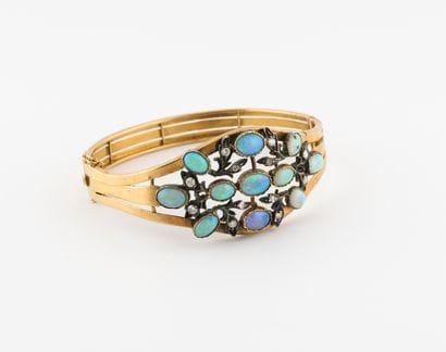 Bracelet manchette ouvrant en or jaune (750)...