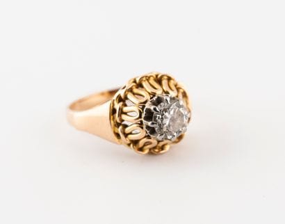 Bague en or jaune (750) et platine (850)...