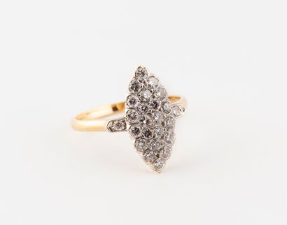 Bague marquise en ors jaune et gris (750),...