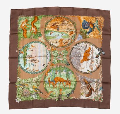 HERMES, Paris
Carré en twill de soie imprimé...