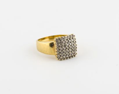 Bague en or jaune (750), le chaton de forme...