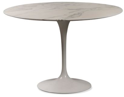 Eero Saarinen (1910-1961)

Table de salle...
