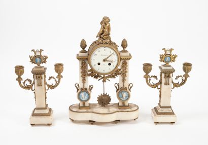 Lot de style Louis XVI, vers 1900

- A gilded...