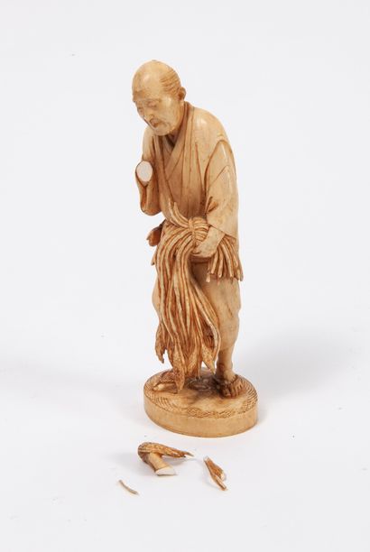 CHINE, vers 1900-1930.
- Homme tenant des...