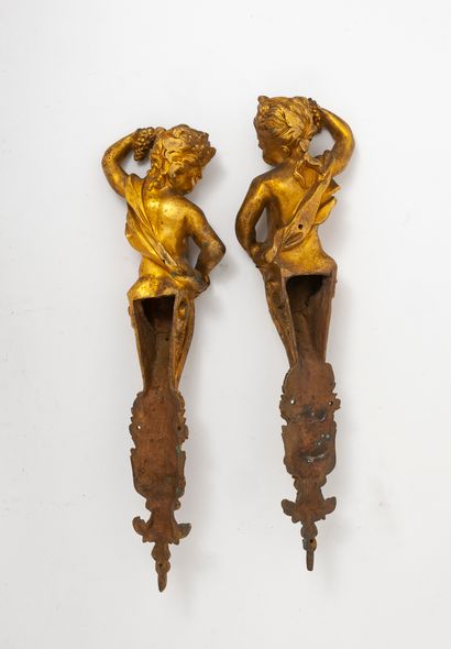 
Deux bronzes d'ameublement figurant un couple...
