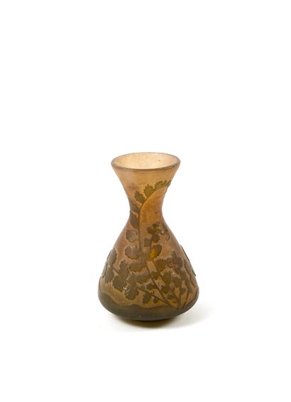 ÉTABLISSEMENTS GALLÉ
Petit vase. tronconique...