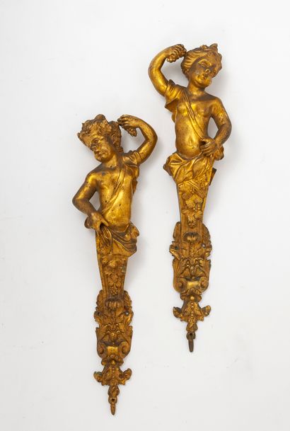 
Deux bronzes d'ameublement figurant un couple...