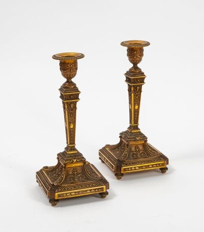 
Quatre paires de flambeaux :





-Une paire...