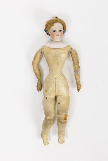 France
Poupée parisienne.

Tête pivotante...