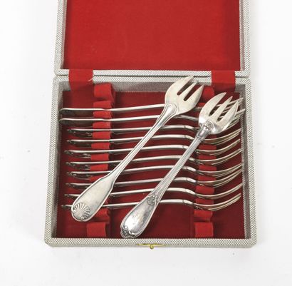 HÉNIN & Cie
Nine silver (950) oyster forks...