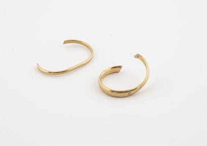 Yellow gold (750) wedding band debris 

Total...