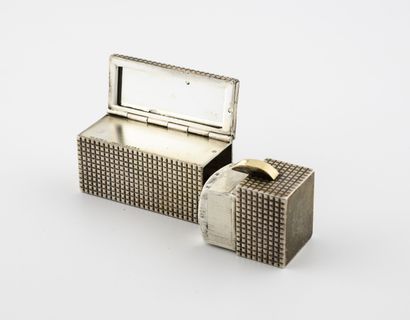 HERMES Paris
Lipstick case with built-in...