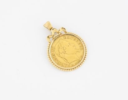 Yellow gold (750) pendant holding a 10 francs...