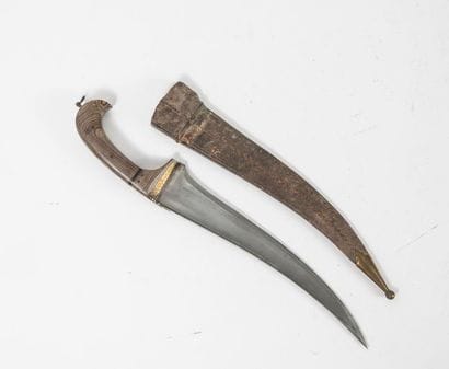 Dague Indo-Persanne, début du XXème siècle
Peshkab.
Engraved...