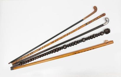 Lot of 5 sticks:
- a flute-forming flute...