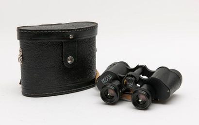 URSS
Pair of binoculars 8x30, with strap...