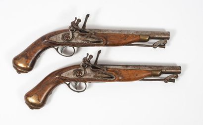 XXème SIECLE
Two officer's pistols, regulation,...
