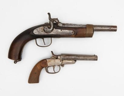 Seconde moitié du XIXème siècle
Two pistols:
-...