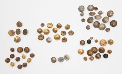 Ensemble de boutons d'uniformes
- 5 from...