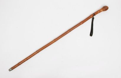 Two canes:
- one made of bamboo with a pommel...