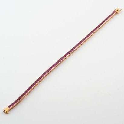 Articulated line bracelet in yellow gold...