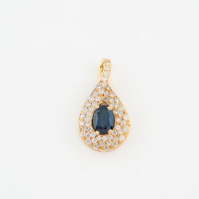 Pretty drop-shaped pendant in yellow gold...