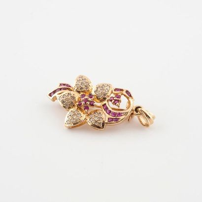 Brooch-pendant in yellow gold (585) with...