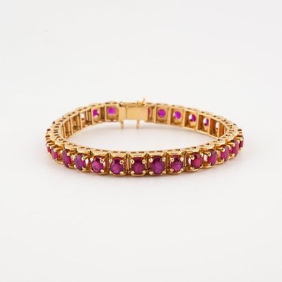 Bracelet ligne articulée en or jaune (585)...