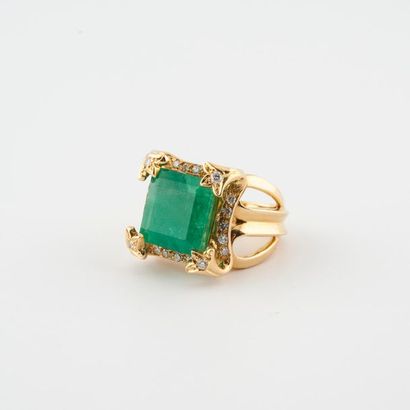 Important cocktail ring in yellow gold (750),...