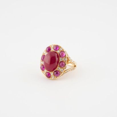 Importante bague de cocktail en or jaune...