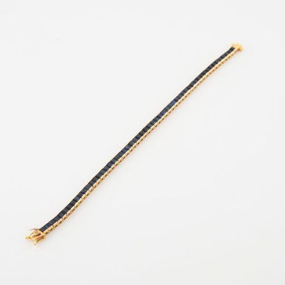 Bracelet ligne articulée en or jaune (375)...