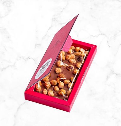4 tablettes de chocolat noisettes démentes...