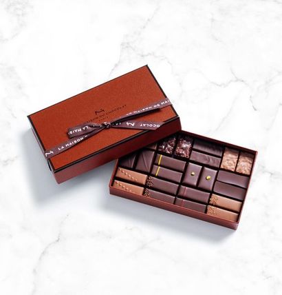5 coffrets de 24 chocolats noir et lait de...
