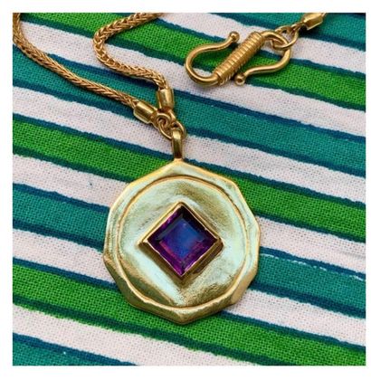 Collier Caroline de Benoist


Treat yourself...