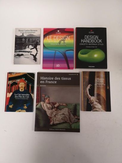 Lot de six volumes : 
- Histoire des tissus...