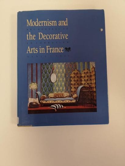 Nancy J. TROY
Mordernism and the decorative...