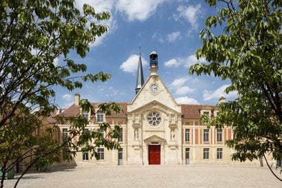 Kering/Laennec

A lunch in the heart of lavender...