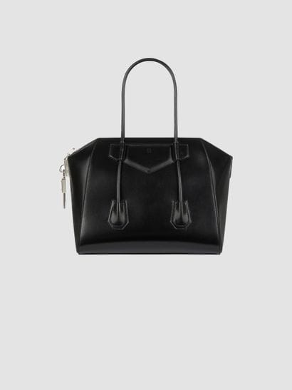 Givenchy

2 invitations for the 1st Matthew...