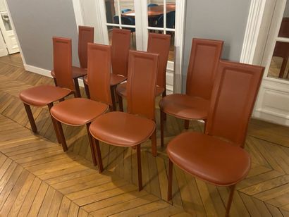 
CATTELAN, Lara

Huit chaises en cuir marron...