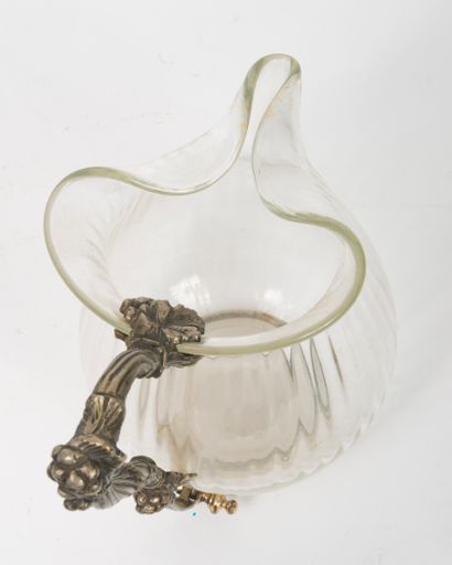 CHRISTIAN DIOR
Colorless ribbed glass brooch...