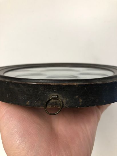 Petit miroir circulaire dit 
