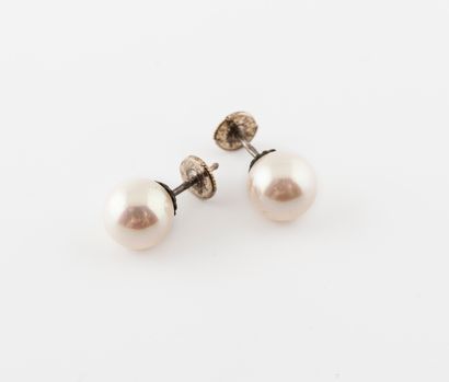 Paire de clous d'oreilles en argent (925)...