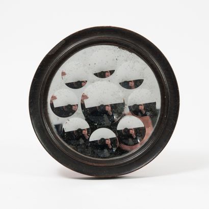 Petit miroir circulaire dit 