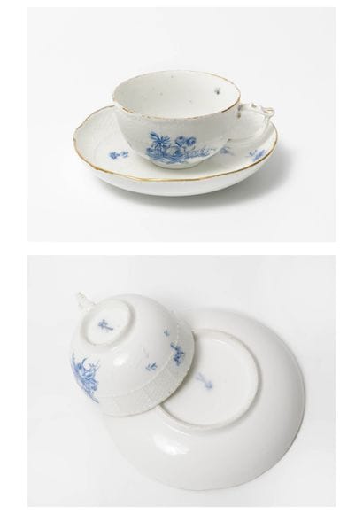 MEISSEN
Petite tasse et sous-tasse en porcelaine,...
