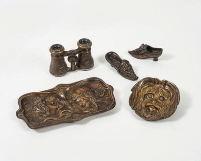 Lot d'objets en bronze ou métal patinés :...