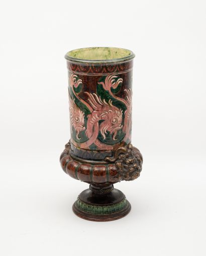 Manufacture Jules LOEBNITZ
Vase tronconique...