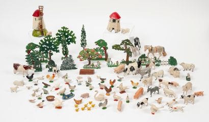 Strong lot of decoration and animals of the...