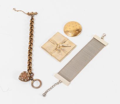 Lot comprenant :
- LOEWE 

Articulated bracelet...